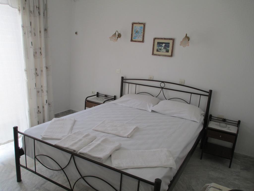 Hotel Nick House Plomari Zimmer foto