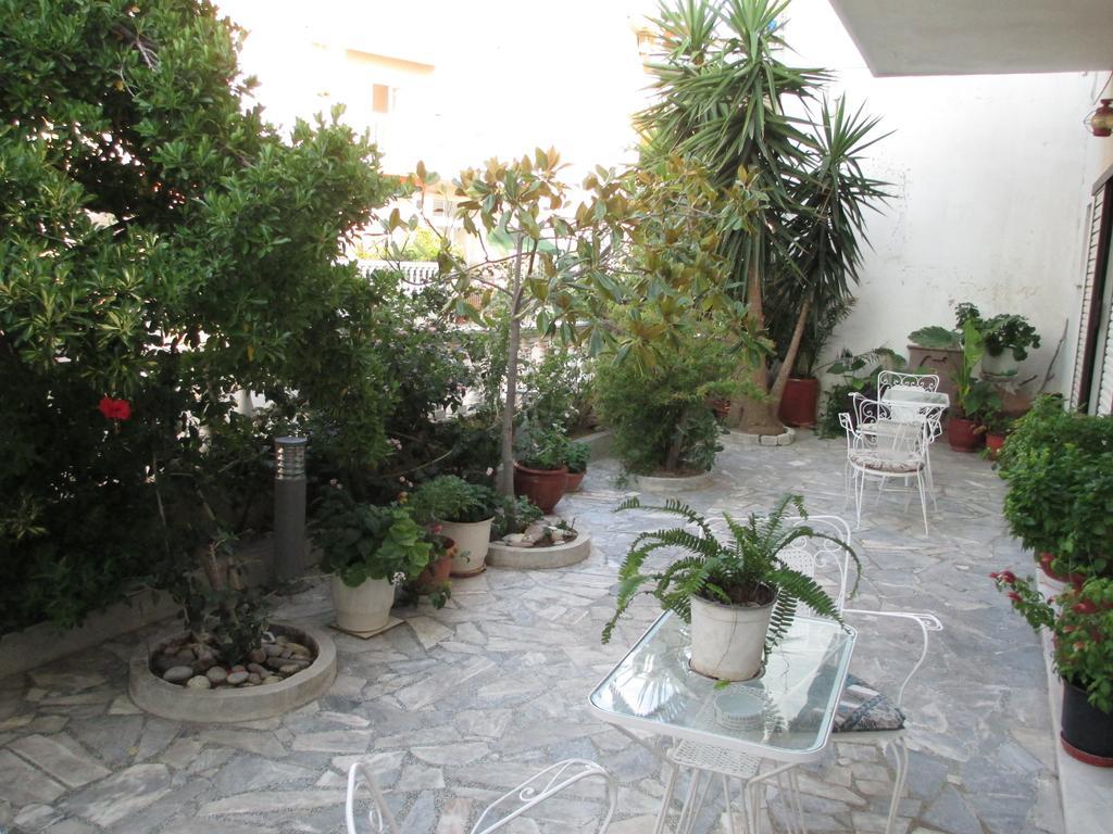 Hotel Nick House Plomari Zimmer foto