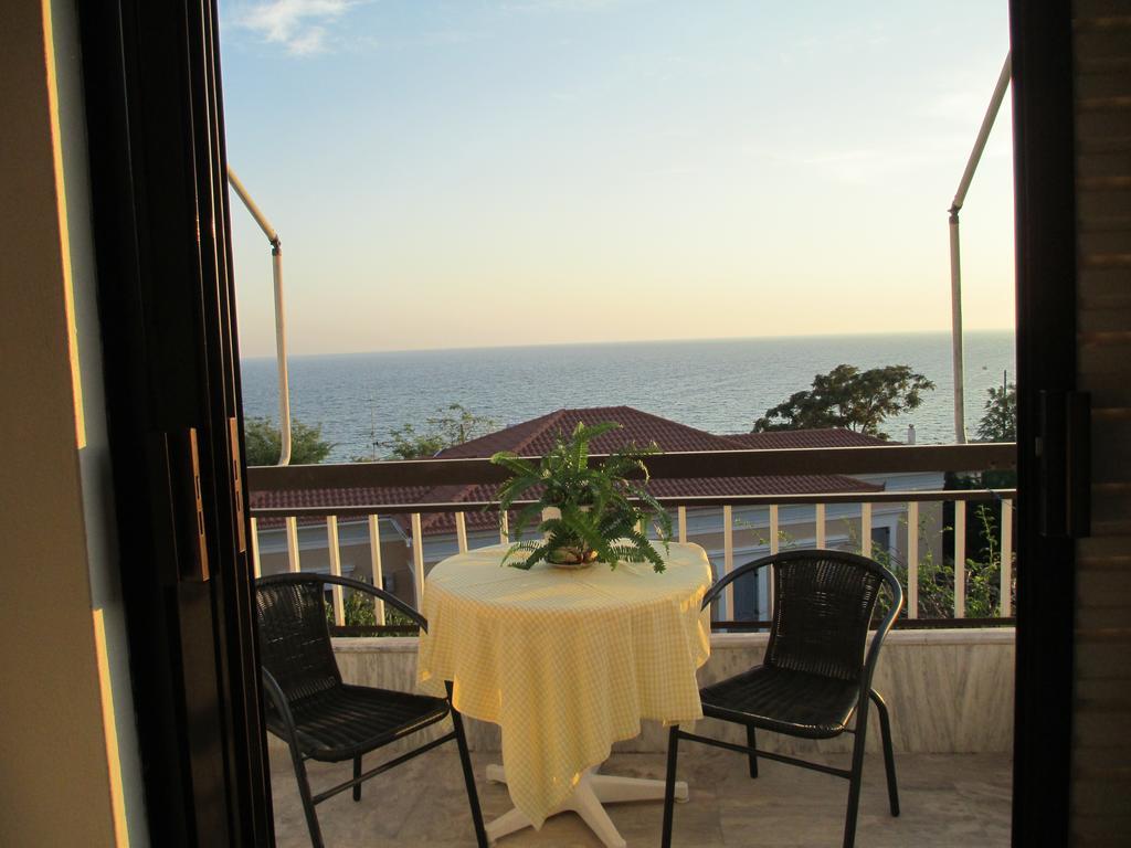 Hotel Nick House Plomari Exterior foto