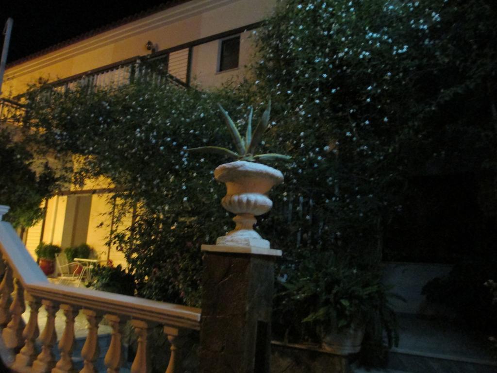 Hotel Nick House Plomari Exterior foto